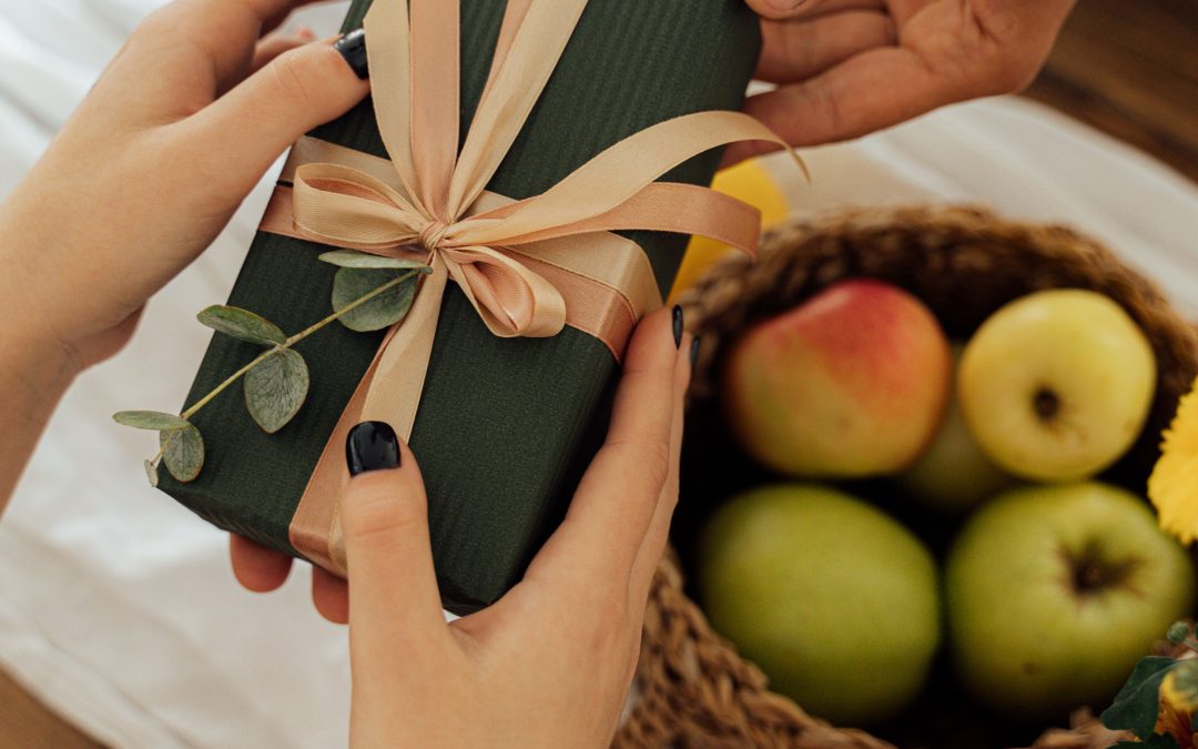 Discover Perfect Housewarming Gifts for Decor Lovers